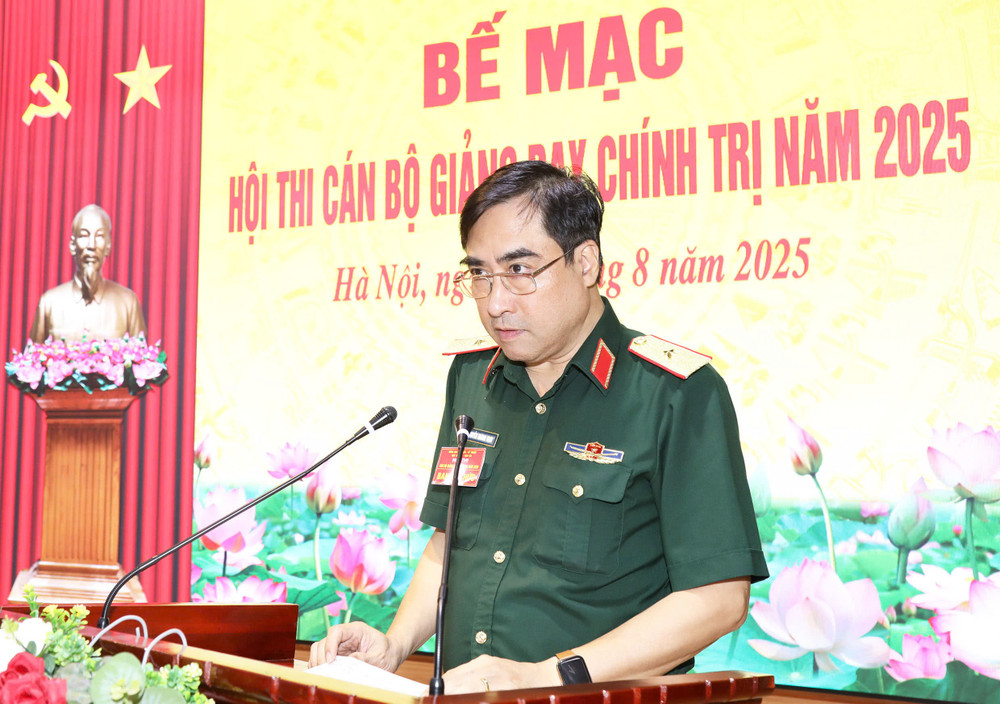 Đồng chí Thiếu tướng Nguyễn Hoàng Nam, Bí thư Đảng ủy, Phó Cục trưởng Cục Xe máy–Vận tải phát biểu tại sự kiện. z6884191667793-9128084e881e2c402418896d5a23dc37.jpg