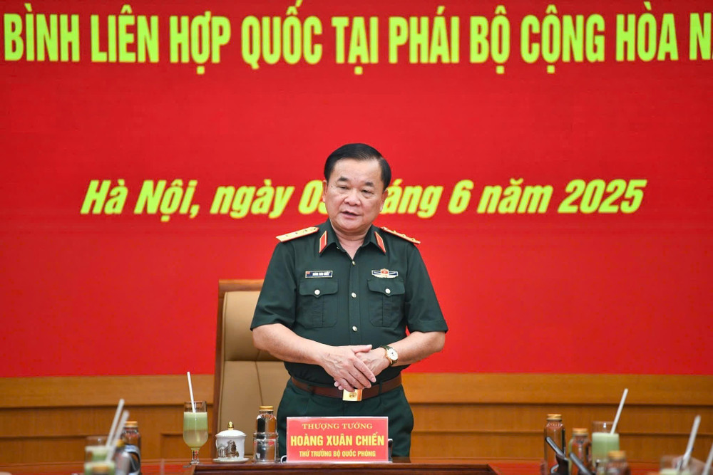 Thượng tướng Hoàng Xuân Chiến, phát biểu tại Lễ trao quyết định. img-1749101075130-1749103652925.jpg
