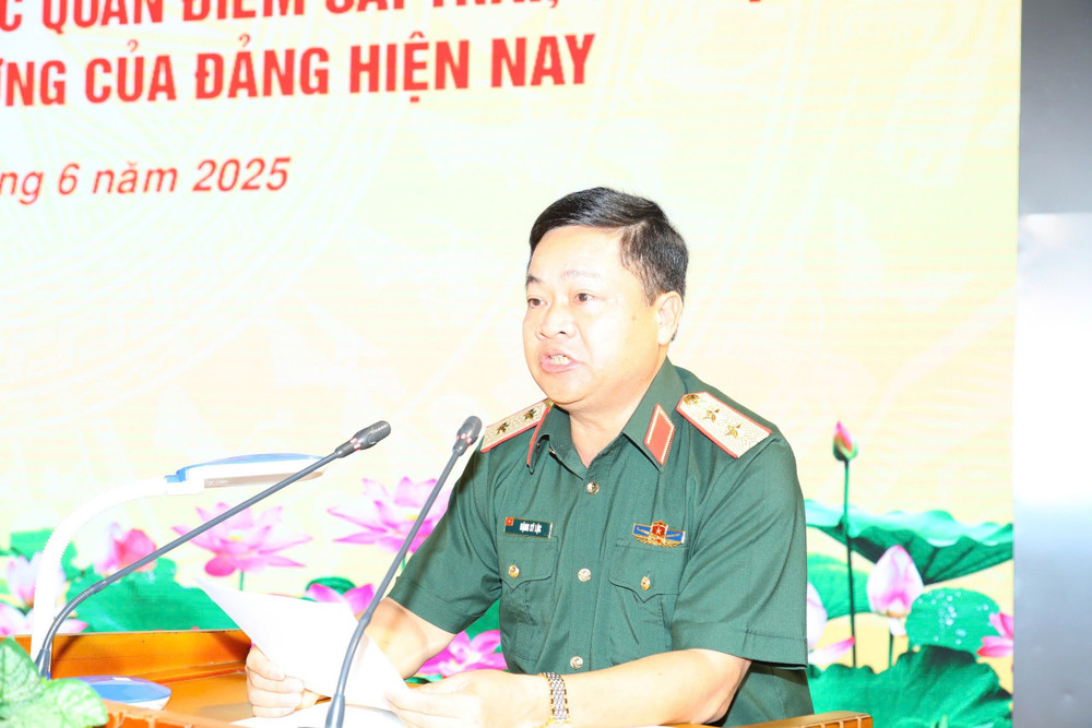 Trung tướng, Phó Giáo sư, Tiến sĩ Đặng Sỹ Lộc, Giám đốc Học viện Chính trị, phát biểu khai mạc img-20250611-132313.jpg
