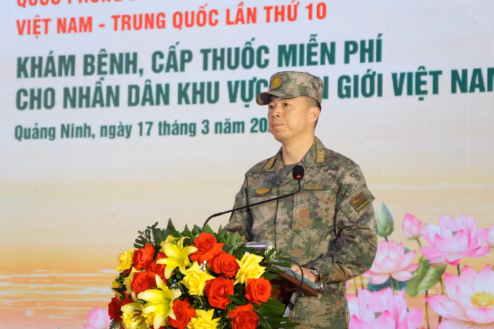 kham-chua-benh-cho-nguoi-dan-2.jpg