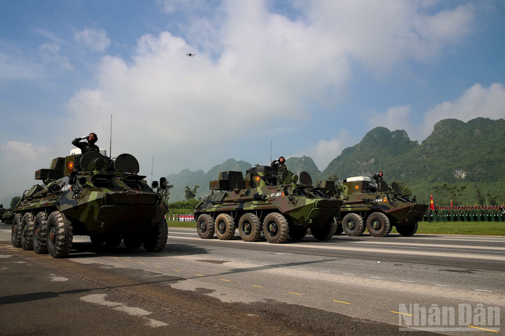 Khối xe thiết giáp. ndo_br_tong-hop-luyen-6716.jpg