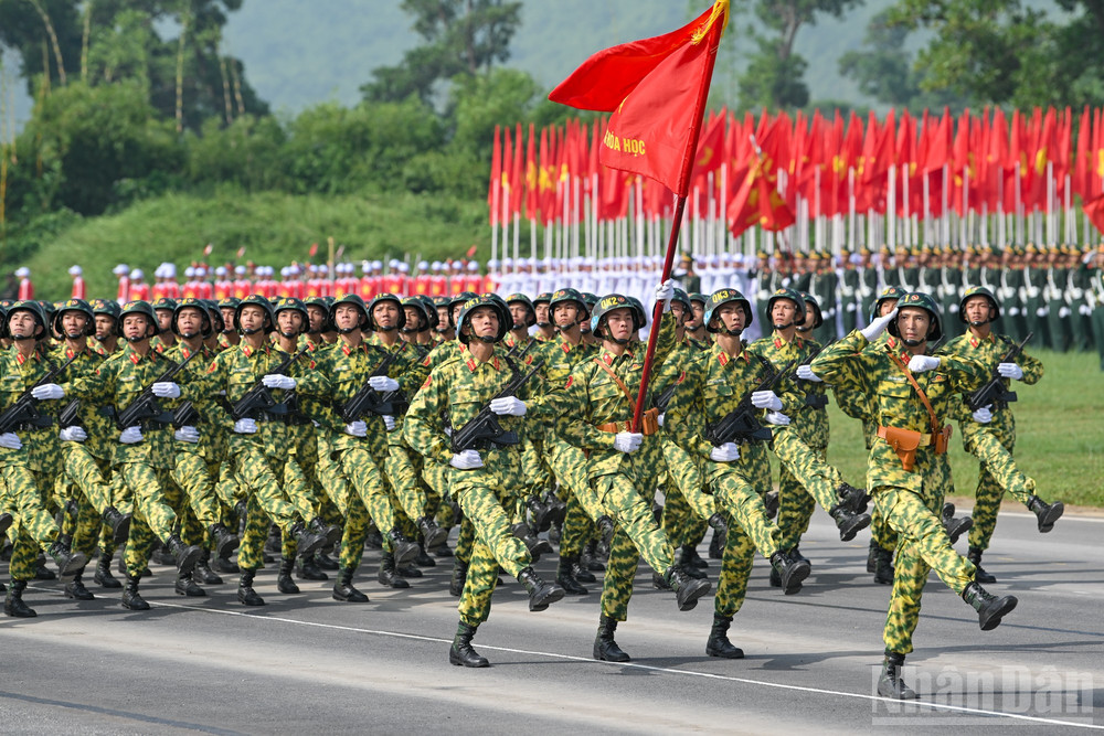 Khối Nam sĩ quan Binh chủng Hóa học. ndo_br_tong-hop-luyen-8452.jpg