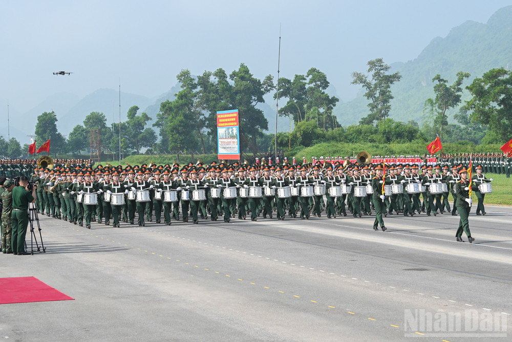 Khối Nữ quân nhạc. ndo_br_tong-hop-luyen-7038.jpg