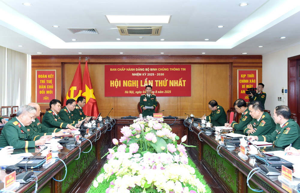 Ban chấp hành Đảng bộ Binh chủng Thông tin nhiệm kỳ 2025-2030 họp phiên thứ Nhất. binh-chung-thong-tin-10.jpg