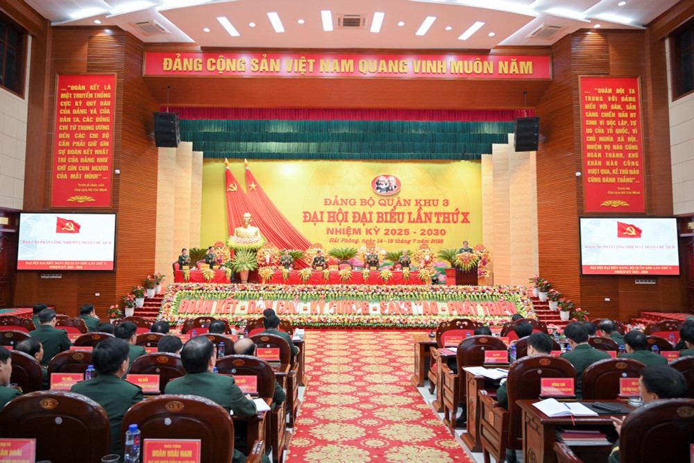 Toàn cảnh Đại hội phiên trù bị. dai-hoi-quan-khu-3-3896.jpg