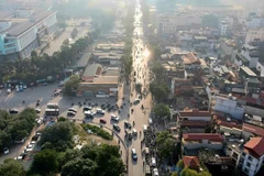 Sau khi cấm các phương tiện có tải trọng lớn hơn 10T vào giờ cao điểm đã giảm thiểu ùn tắc giao thông tại các nút giao cầu Tó, nút Phúc La-Văn Phú-đường 70. (Ảnh: TRUNG NGUYỄN)