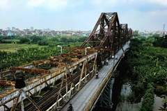 Sẽ tạm cấm toàn bộ phần đường dành cho xe thô sơ trên cầu Long Biên, hướng từ phường Bồ Đề sang phường Hoàn Kiếm, từ ngày 1/11 đến hết 31/12. (Ảnh: Báo Nhân Dân)