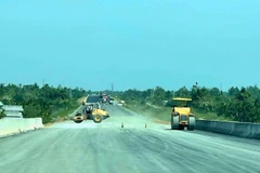 Dự án đường cao tốc đoạn Cần Thơ-Hậu Giang đang dần về đích.