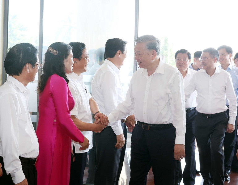 vna-potal-tong-bi-thu-to-lam-lam-viec-voi-ban-thuong-vu-tinh-uy-quang-binh-va-ban-thuong-vu-tinh-uy-quang-tri-8112032.jpg