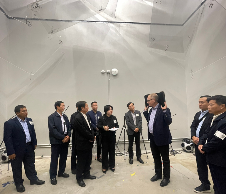 Dentro do UTS TechLab. b1.jpg