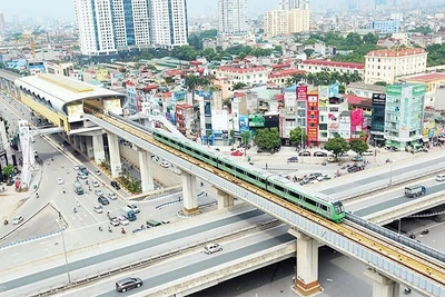 Hạ tầng giao thông Thủ đô đang từng bước hiện đại hơn.