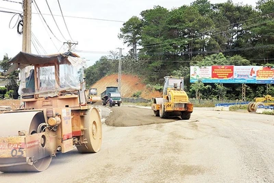 Tỉnh Lâm Đồng đang quyết liệt tháo gỡ vướng mắc để dự án cải tạo, nâng cấp Quốc lộ 28B hoàn thành đúng tiến độ.