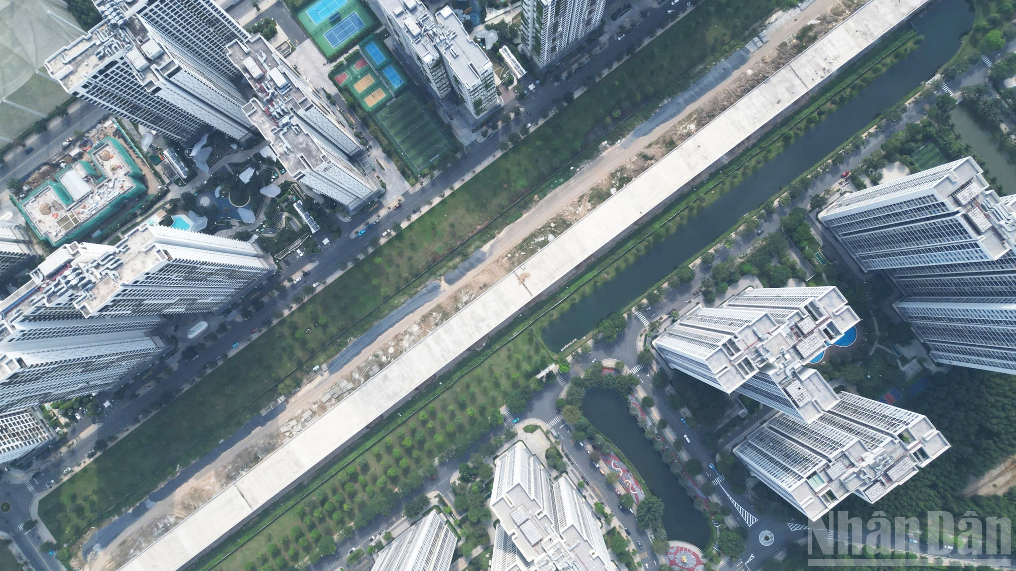 Vành đai 3 Thành phố Hồ Chí Minh đang đẩy nhanh thi công, tập trung hoàn thiện các gói thầu trọng yếu để kịp vận hành ngày 19/12.