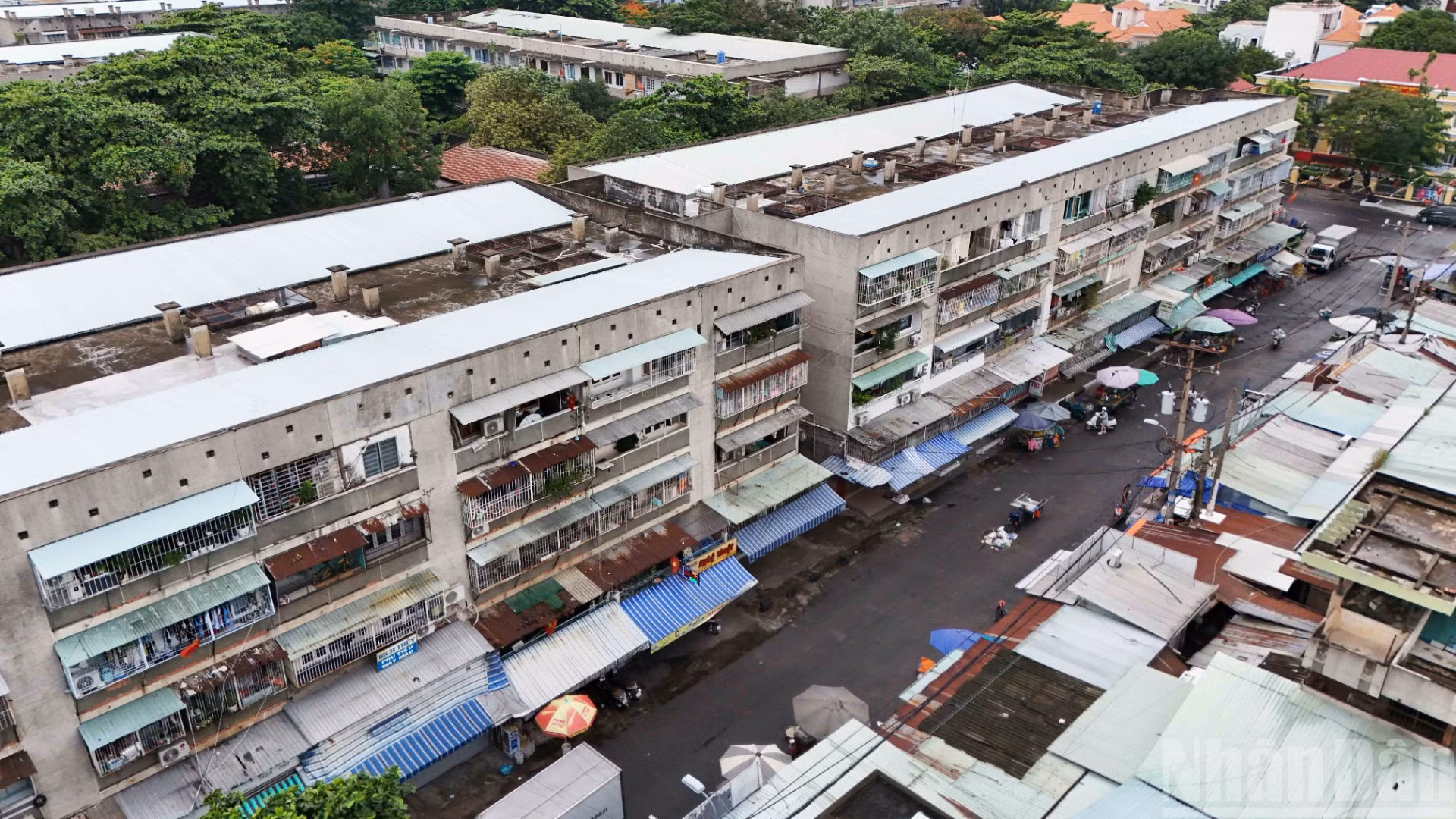 Thành phố Hồ Chí Minh hiện còn rất nhiều chung cư, cư xá cũ. Với các chung cư, cư xá được xây dựng cách đây trên 20 năm, nguy cơ cháy nổ luôn được coi là cao hơn hẳn các chung cư, cư xá mới.
