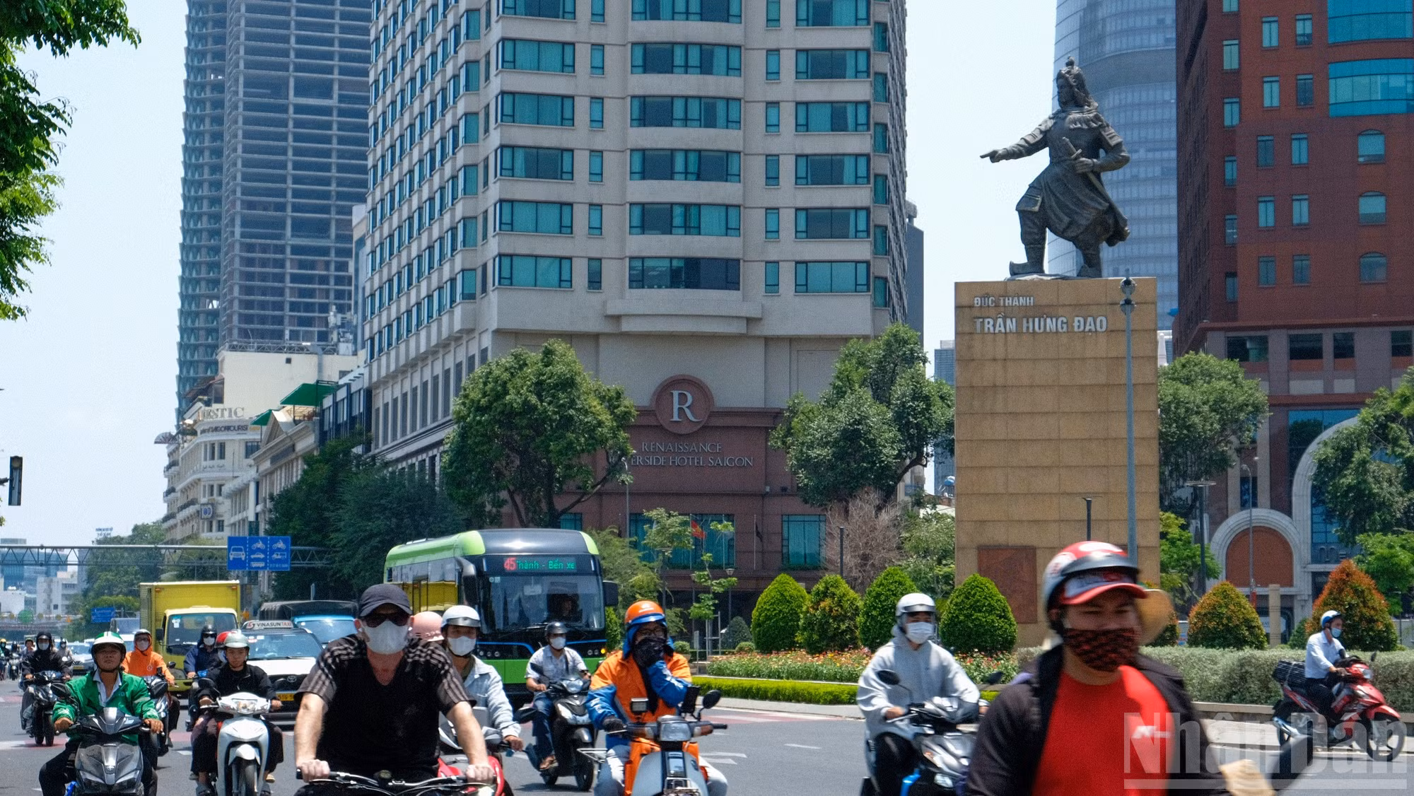 Đông Nam Bộ đang trải qua những ngày nắng nóng kéo dài.