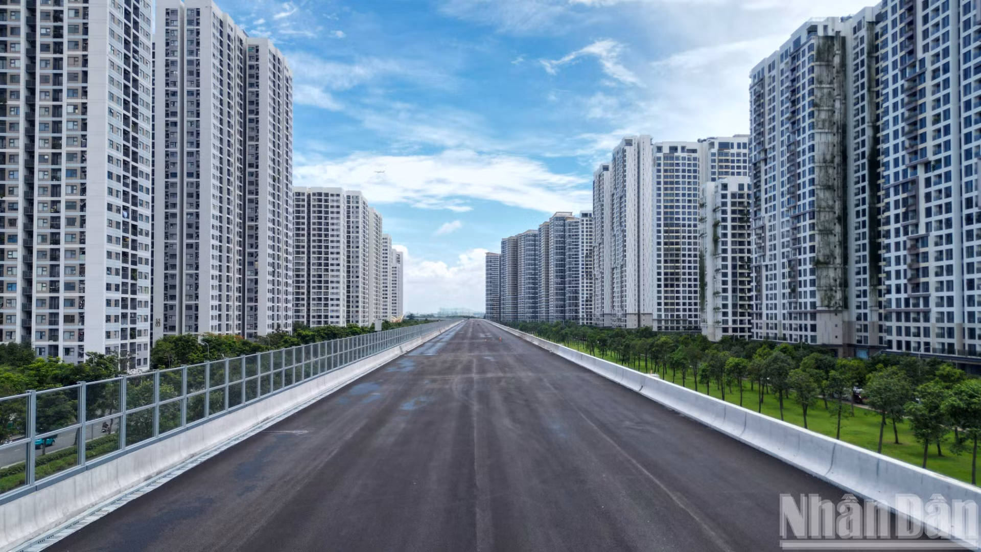 Gần 7km Vành đai 3 qua khu đô thị Thành phố Hồ Chí Minh với tường chống ồn.