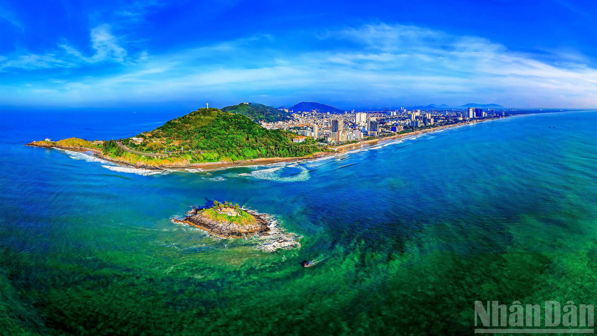 Vũng Tàu lần đầu tiên được World Travel Awards vinh danh ở hạng mục “Điểm đến nghỉ dưỡng ven biển hàng đầu châu Á 2025”. Giải thưởng, được ví như Giải Oscar của ngành du lịch.
