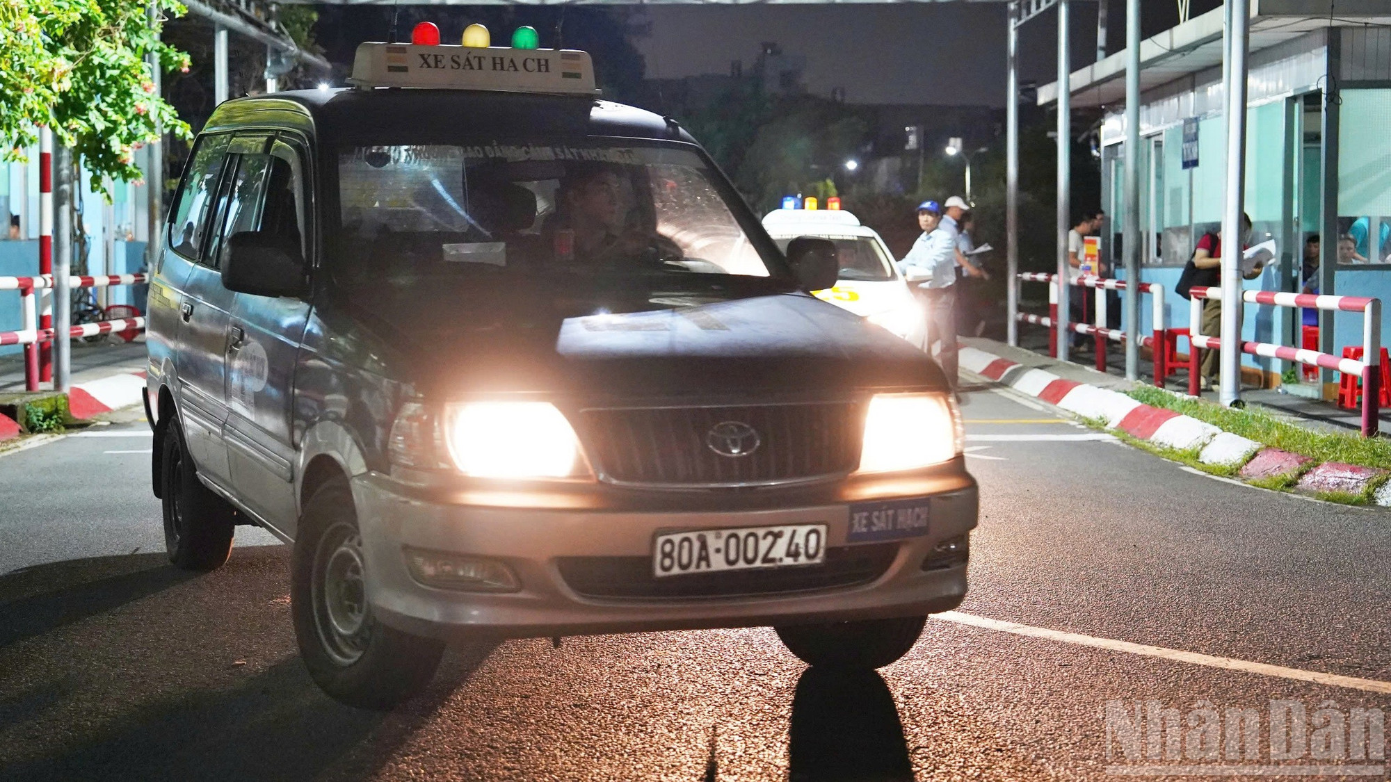 Nhiều thí sinh căng thẳng trước điểm xuất phát. ndo_br_17.jpg