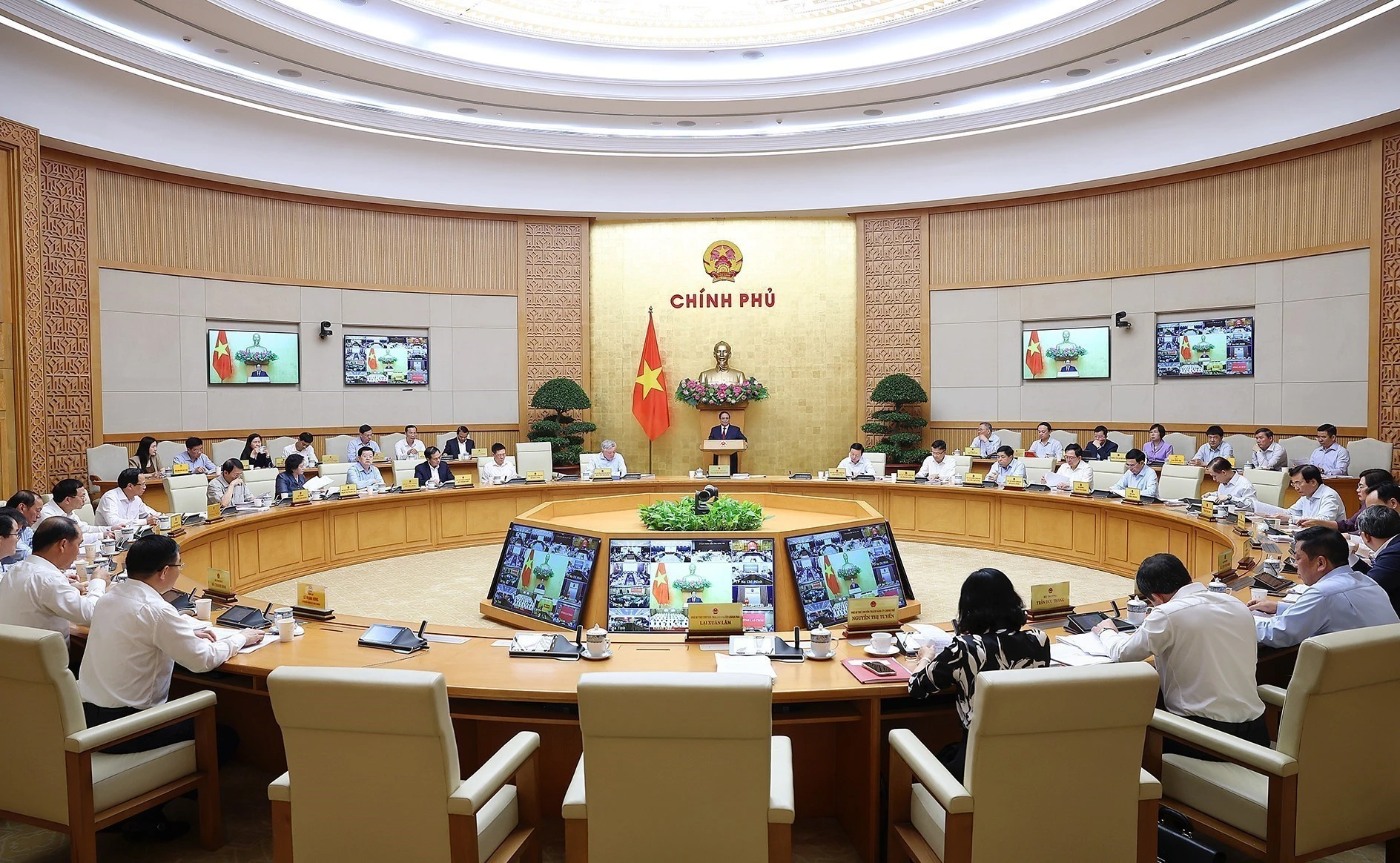 Việt Nam Vượt Qua Áp Lực Năng Lượng Nhờ Chiến Lược Điều Hành Linh Hoạt