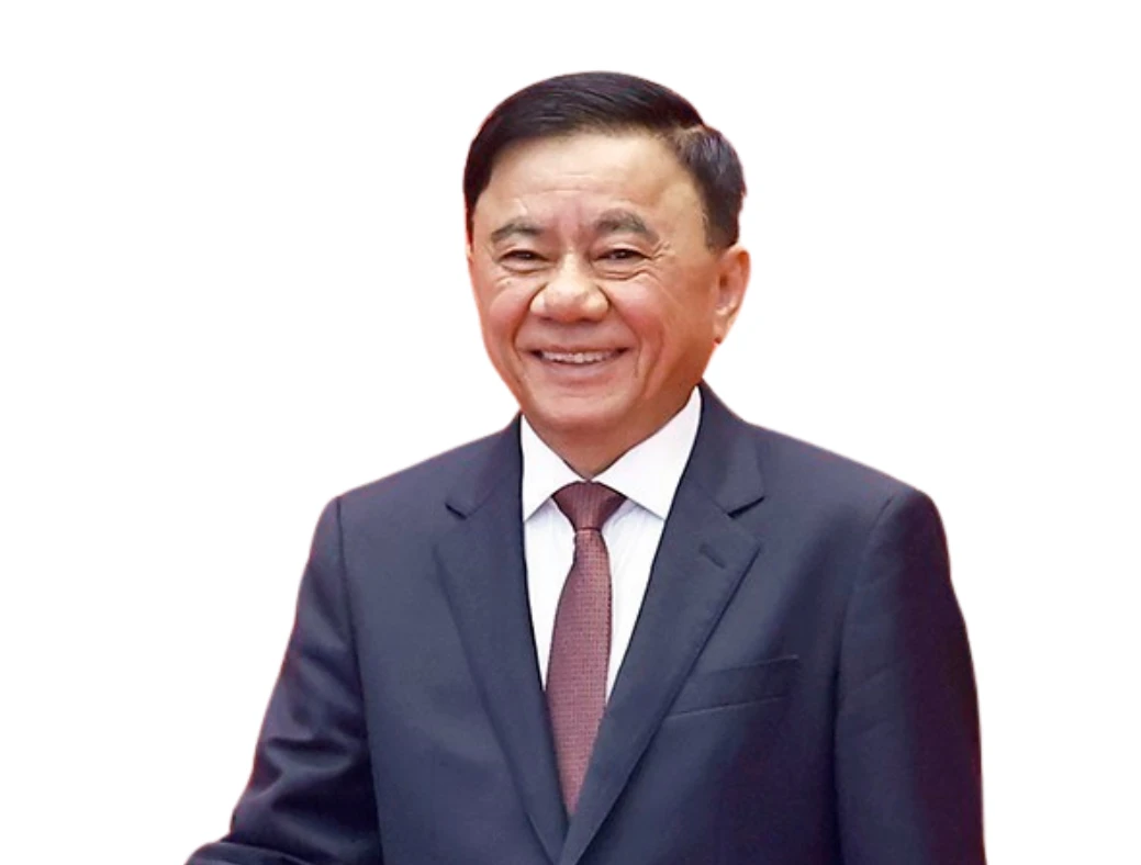 TRẦN CẨM TÚ