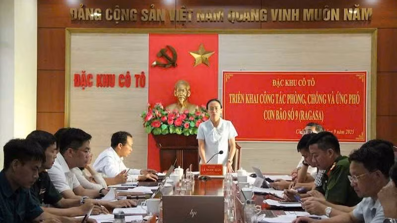 Đặc khu Cô Tô họp khẩn triển khai công tác phòng chống thiên tai, ứng phó với bão số 9.