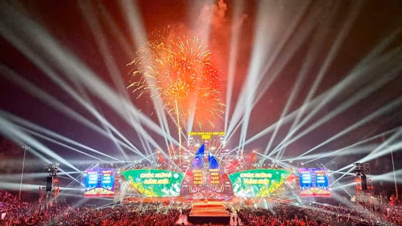 Chương trình nghệ thuật Countdown chào năm mới 2026 của Quảng Ninh thu hút hơn 50.000 người.