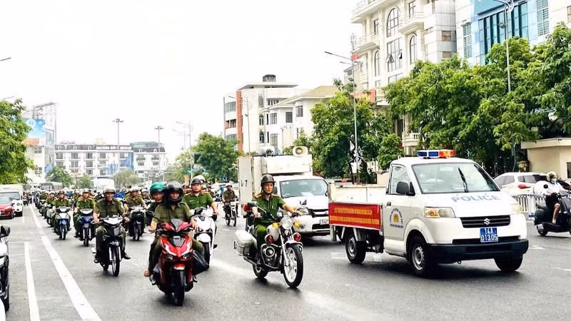 Lực lượng Công an Quảng Ninh ra quân thực hiện đợt cao điểm trấn áp các loại tội phạm, bảo đảm an ninh chính trị, trật tự an toàn xã hội.