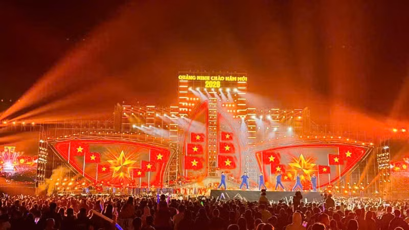 Xuyên suốt chương trình là thông điệp “Kỷ luật-Đồng tâm, kiến tạo tương lai” với khát vọng vươn lên của Quảng Ninh trong giai đoạn mới.