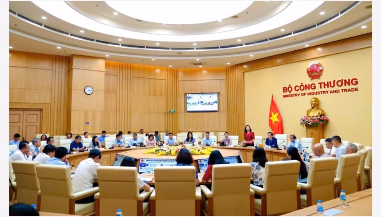 lam-giang-bct-hop1793157525814-2144425532258970042-5403002401184974723-dd3586cb7d3cd8b73de802dcdce629b4.jpg