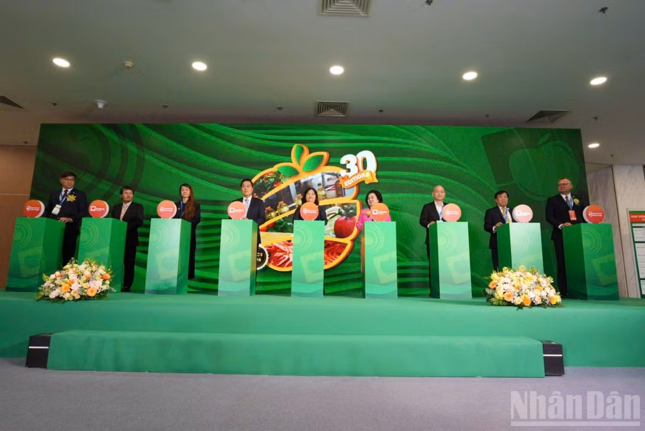 ndo_br_1-trien-lam-hcm1786248650507-2144425532258970042-5403002401184974723-c24f52d53c8b1e08dd7bbb1e66f96363.jpg