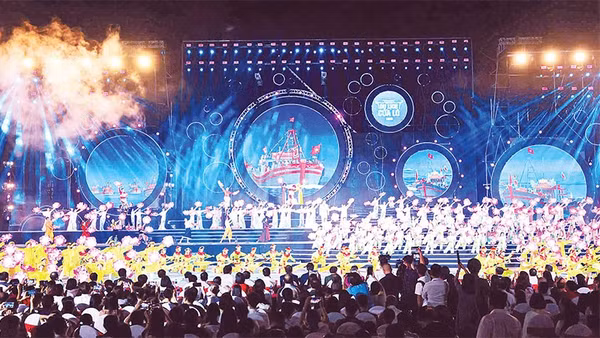 Một tiết mục trong Lễ khai mạc Festival Du lịch Cửa Lò 2026 với chủ đề “Cửa Lò - bốn mùa biển gọi”.