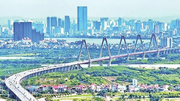 Cầu Nhật Tân, Hà Nội. (Ảnh QUANG THÁI)