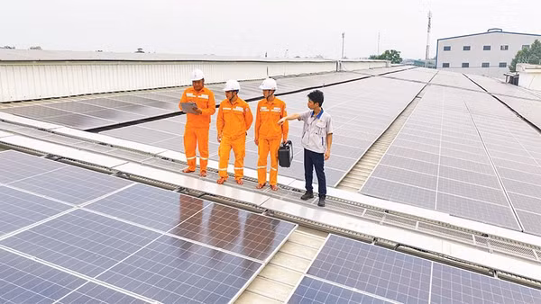 Phát triển điện mặt trời mái nhà đang trở thành xu hướng được nhiều doanh nghiệp trên địa bàn tỉnh Phú Thọ lựa chọn.