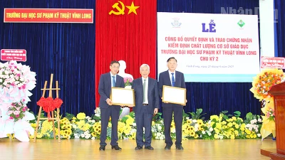 Trung tâm kiểm định chất lượng giáo dục Sài Gòn (CEA Saigon) trao Giấy chứng nhận đạt chuẩn kiểm định chất lượng cơ sở giáo dục đại học chu kỳ 2 cho Trường đại học Sư phạm kỹ thuật Vĩnh Long. 