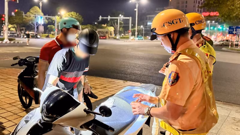 Công an thành phố Đà Nẵng tuần tra, kiểm soát.