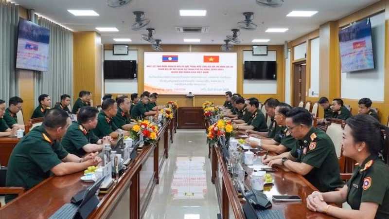 Quang cảnh buổi làm việc.