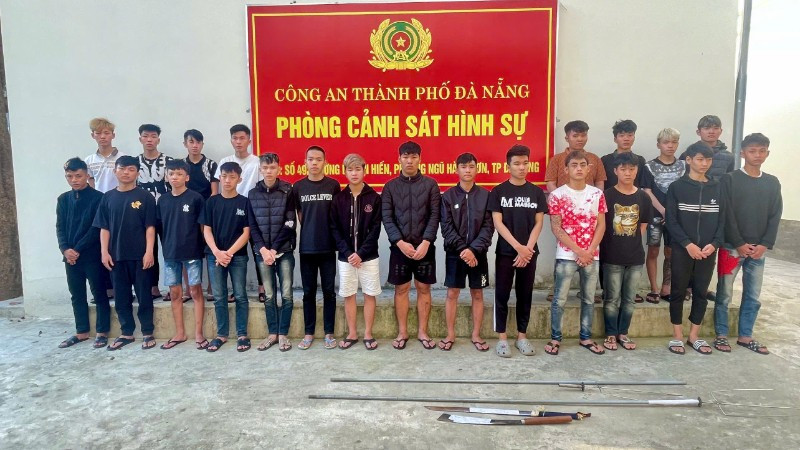 Nhóm đối tượng tại cơ quan công an. (Ảnh: Công an cung cấp)