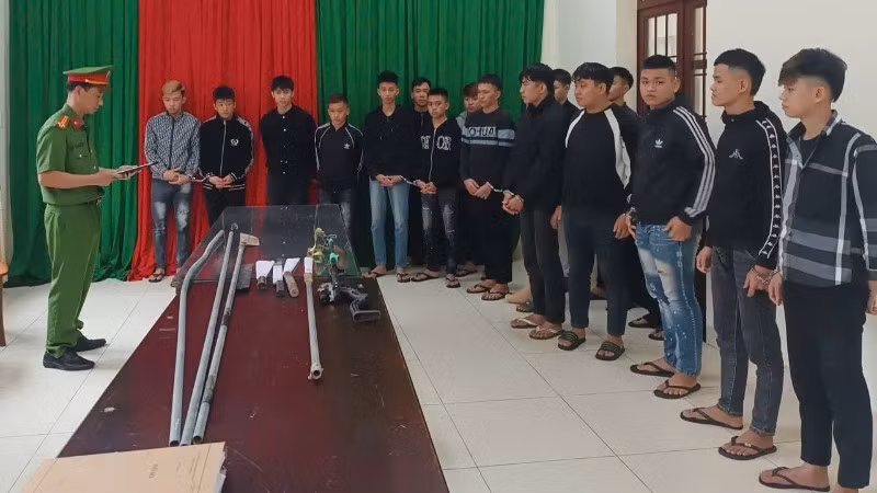 Các đối tượng tại cơ quan Công an. (Ảnh: Công an cung cấp)