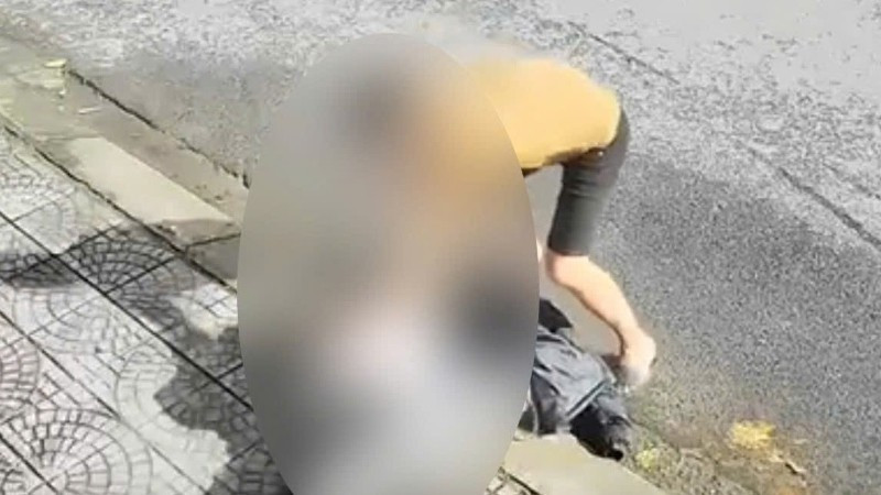 Hiện trường vụ việc cắt từ video đăng tải trên mạng xã hội.