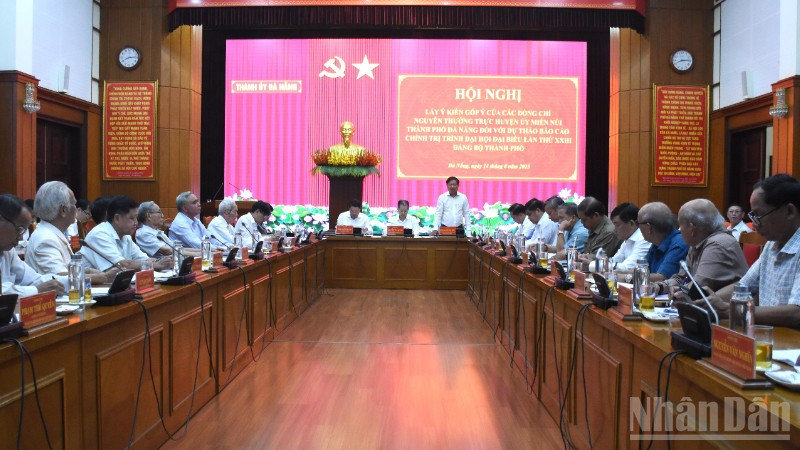 Phó Bí thư Thành ủy, Chủ tịch ủy ban nhân dân thành phố Đà Nẵng Lương Nguyễn Minh Triết phát biểu tại hội nghị. (Ảnh: ANH ĐÀO)