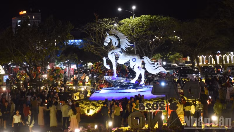 Ngành du lịch Đà Nẵng giữ vững đà tăng trưởng. (Ảnh: ANH ĐÀO)