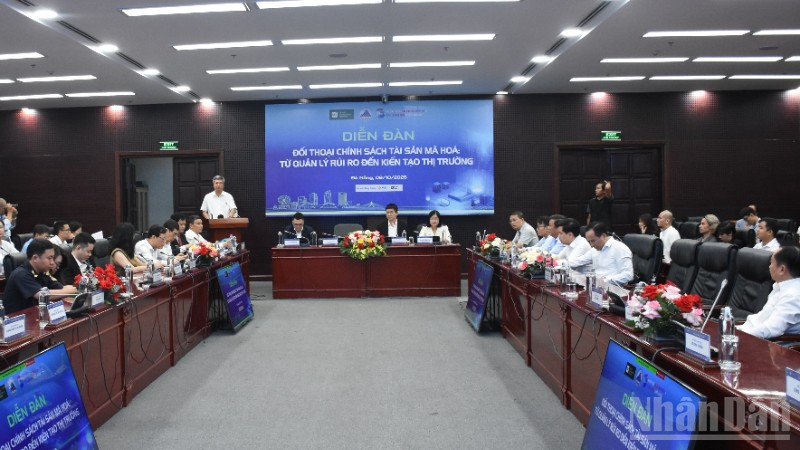 Khai mạc Diễn đàn “Đối thoại chính sách tài sản mã hóa: Từ quản lý rủi ro đến kiến tạo thị trường”. (Ảnh: ANH ĐÀO)