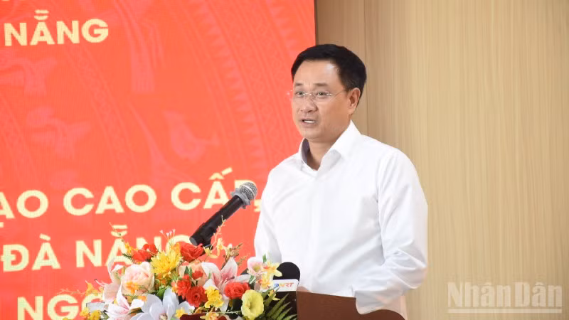 Đồng chí Lê Ngọc Quang, Ủy viên Trung ương Đảng, Bí thư Thành ủy Đà Nẵng phát biểu tại chương trình.