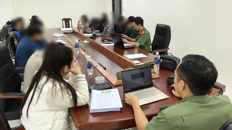 Công an thành phố Đà Nẵng triệt xoá dự án tiền ảo "ma" bắt giữ 14 đối tượng liên quan. (Ảnh Công an cung cấp)