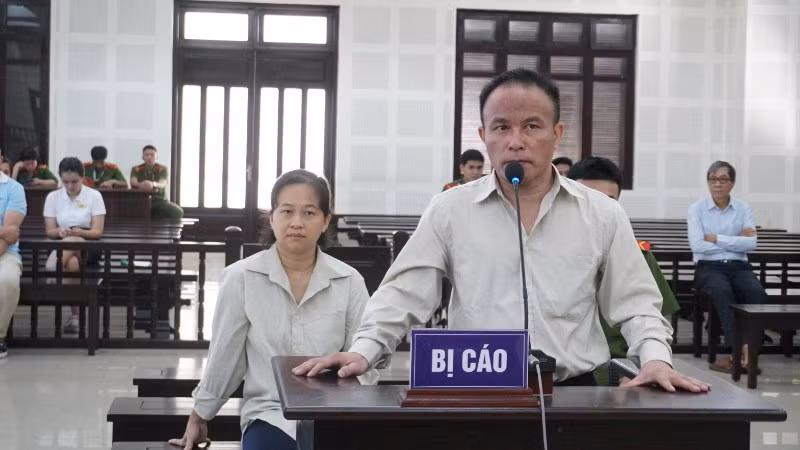 Hai bị cáo tại phiên tòa. (Ảnh: DC)