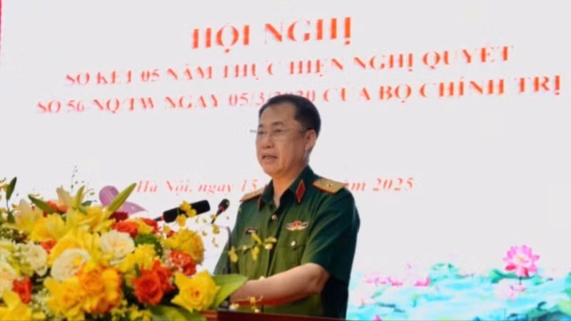 Đồng chí Thiếu tướng Nguyễn Đăng Lực, Bí thư Đảng ủy, Phó Trưởng Ban Cơ yếu Chính phủ phát biểu tại Hội nghị sơ kết 5 năm thực hiện Nghị quyết số 56.