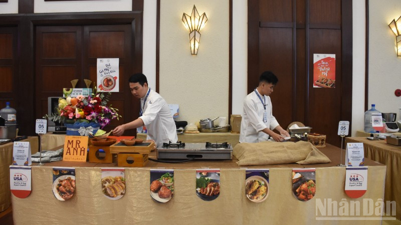 Các đội thi chuẩn bị sẵn sàng để tham gia tốt nhất tại “Cuộc thi Đầu bếp chuyên nghiệp Đà Nẵng 2025”. (Ảnh: ANH ĐÀO)