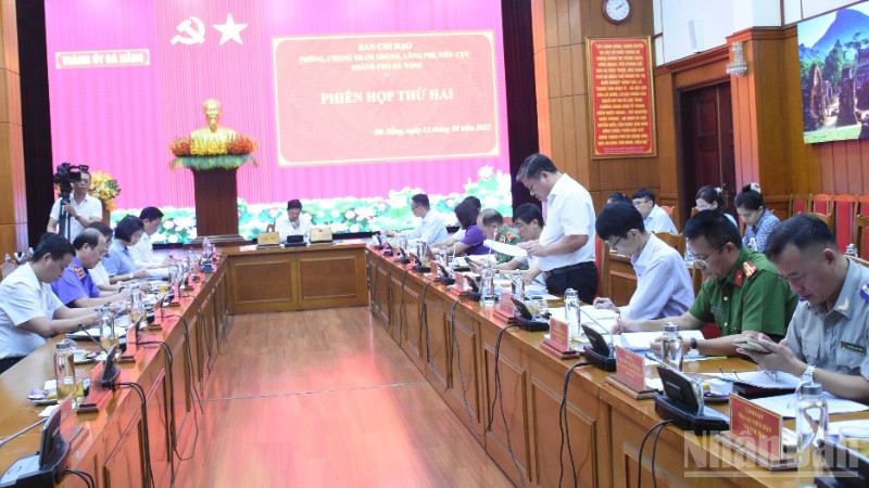 Ban Chỉ đạo phòng chống tham nhũng, lãng phí, tiêu cực thành phố khai mạc phiên họp thứ 2. (Ảnh: ANH ĐÀO) 