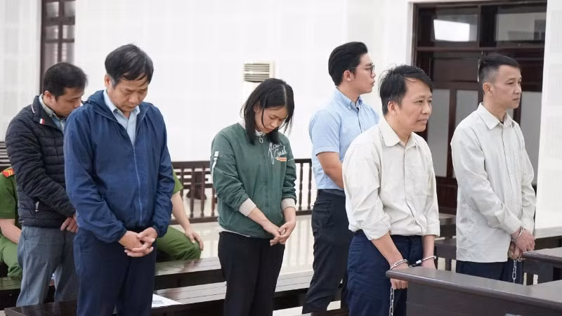 Các bị cáo tại phiên tòa.