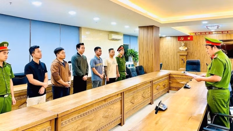 Các đối tượng tại cơ quan điều tra. (Ảnh: Công an cung cấp)